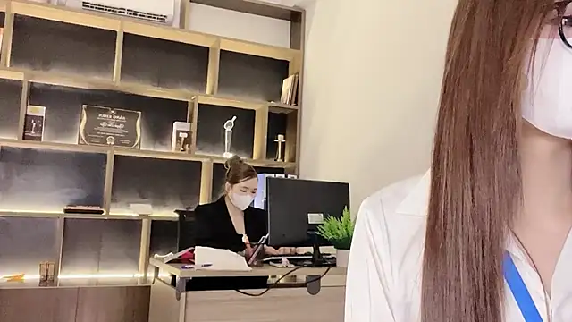 Czat XXX na żywo – Nova_office