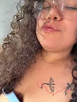 CurlyMilf_Vannexxxa Adlı Modelin Canlı XXX Sohbeti