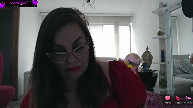 Myrnasexxx Adlı Modelin Canlı XXX Sohbeti
