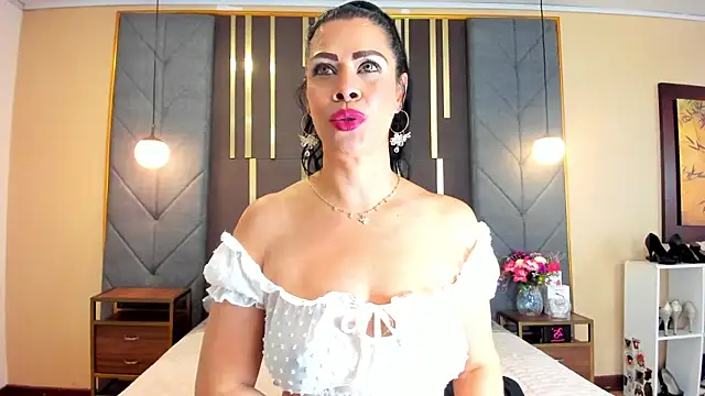 SofiiMontes' Live XXX Chat