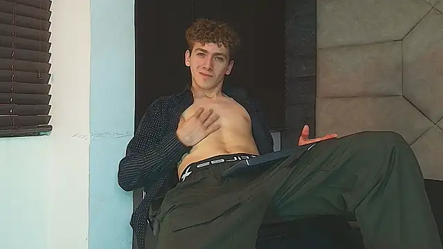 צ'אט XXX בשידור חי של Tyler_Mcrey