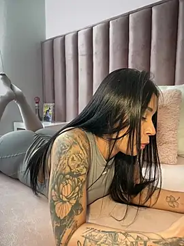 Natural_BIGASS_Nina: онлайн-секс-чат