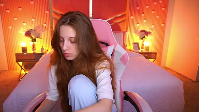 CuteeFoxy's Live XXX Chat