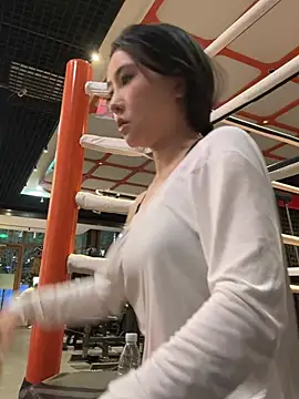 anqi6376 Adlı Modelin Canlı XXX Sohbeti