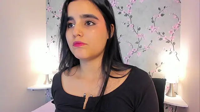 MiaaCarter_ élő XXX-chatje