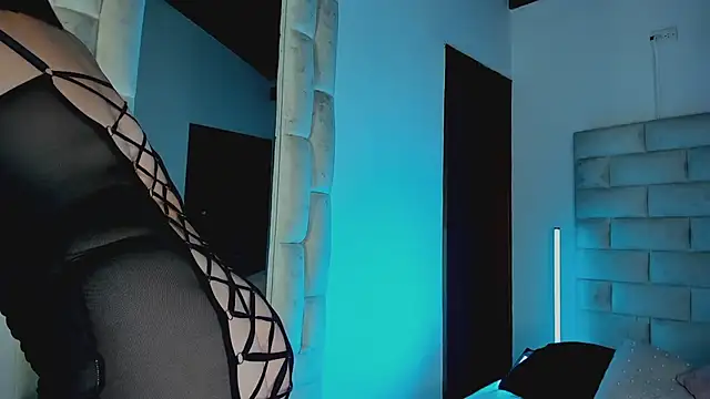 Chatroom XXX en direct de HollyGrey_
