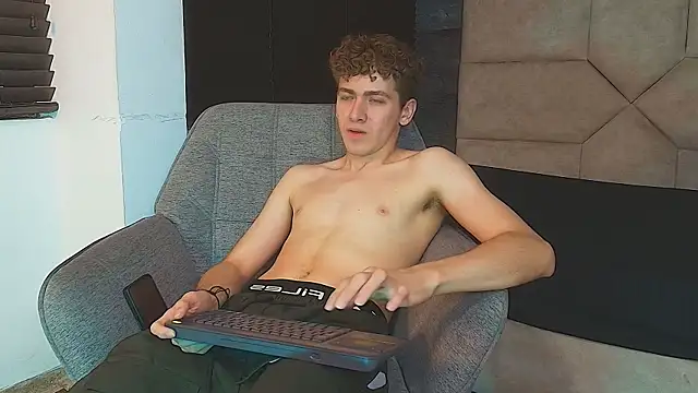 Tyler_Mcrey live XXX chat