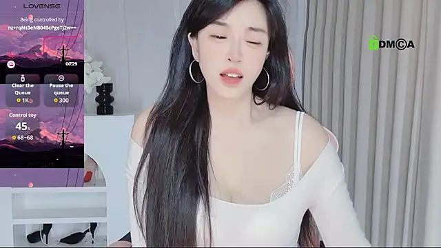 YunShan-33's Live XXX Chat