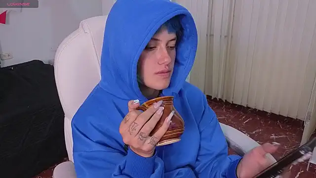 צ'אט XXX בשידור חי של _sharlotte777