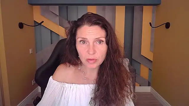 Chatroom XXX en direct de EllaLong