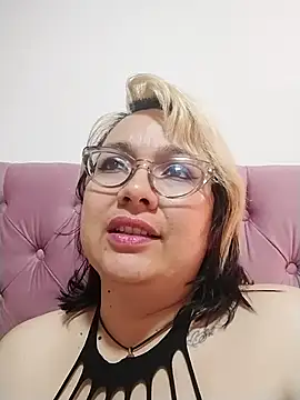 AnyaLuxxn Live XXX chat