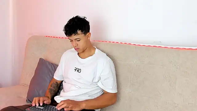 _Alex_Colton Chat XXX in diretta