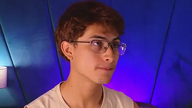 Aaron_Eze Chat XXX in diretta