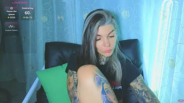tattooedBabyy Chat XXX live