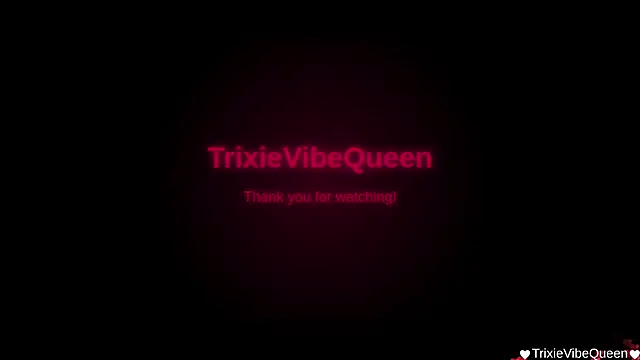 TrixieVibeQueen webcam show