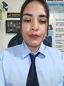 MAYE__13のライブXXXチャット