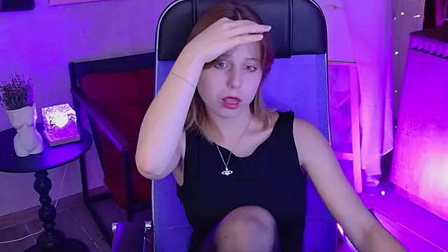 Chat +18 de VivienneHebert ao vivo