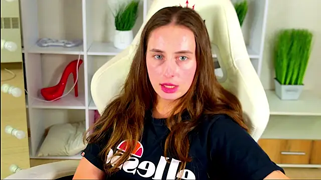 Онлайн чат XXX NadinnL