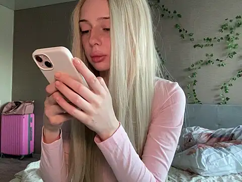 LovelyRachel__ Adlı Modelin Canlı XXX Sohbeti
