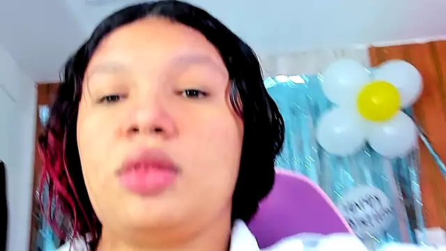 Emily_Coper18's Live XXX Chat