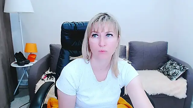 Chat +18 de Incredible_Ariela ao vivo