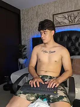 XXX chat uživo modela MaxCruz_