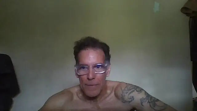 CaptainFox's Live XXX Chat