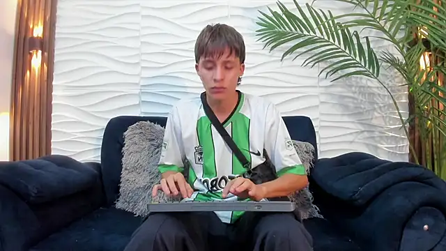 Pavo_tvn Webbikameraesitys