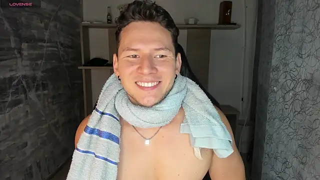 Izui_Pierce – Naživo XXX chat