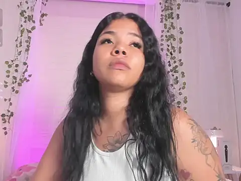 SophiaaStone Chat XXX in diretta