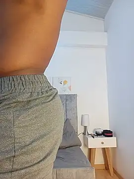 Dante_Knox লাইভ XXX চ্যাট