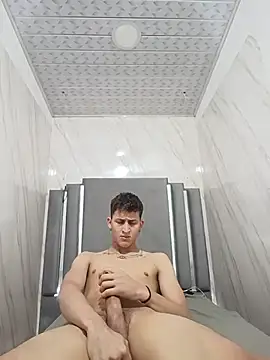Axel_Romanov Chat XXX in diretta