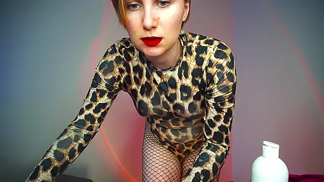 צ'אט XXX בשידור חי של KinkyMissCherry