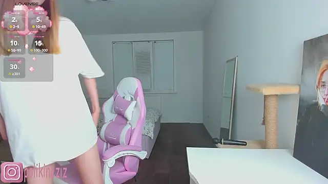 XXX chat uživo modela MoonDust