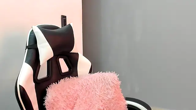 Živý XXX chat __Emma__11__Lecat_