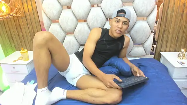 Chat XXX en directo de Colby_driscoll