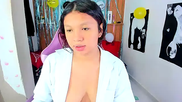 Živý XXX chat Emily_Coper18