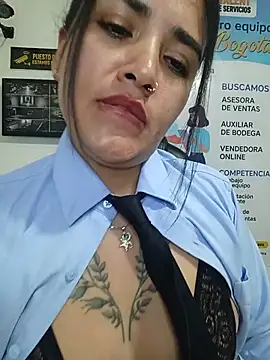 Czat XXX na żywo – MAYE__13