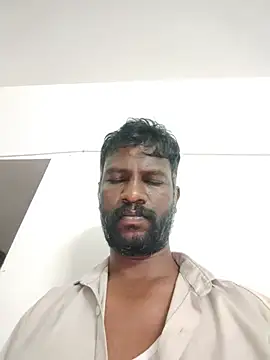 Paramkeerthin Live XXX chat