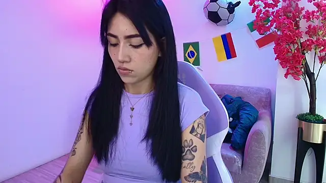 Rainy_doll Adlı Modelin Canlı XXX Sohbeti
