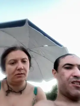 Show modela kotkite na web-kameri