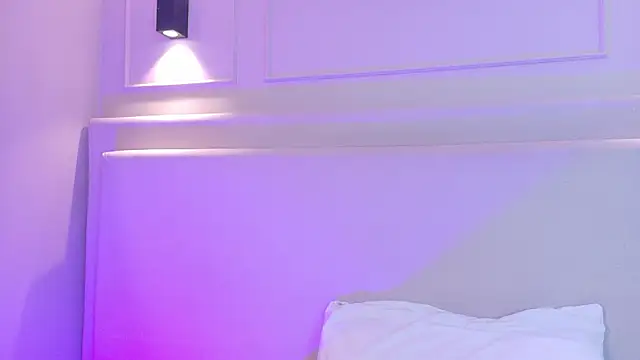 NaomiKlarc – Live XXX-chat