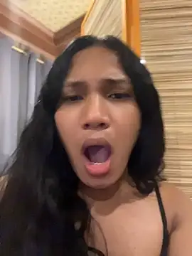 Chatroom XXX en direct de slutty_aki
