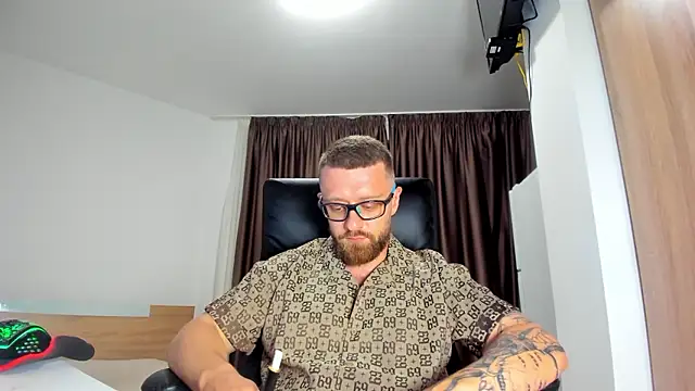 Živý XXX chat Findom_guy