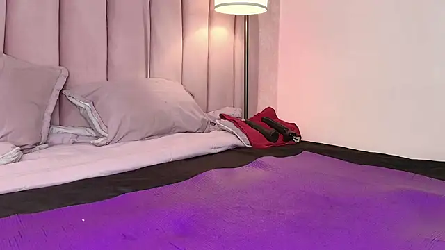 HallyBans' Live XXX Chat