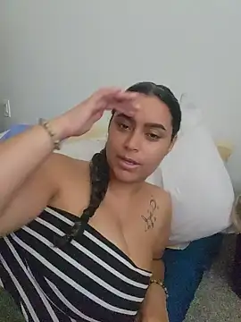 cinnaminnie's Live XXX Chat