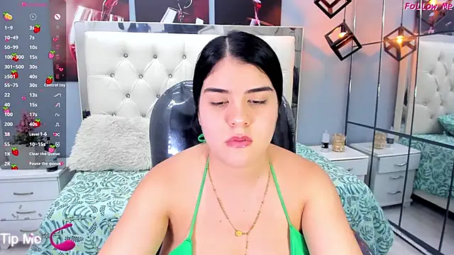 Chatroom XXX en direct de pearl_weet