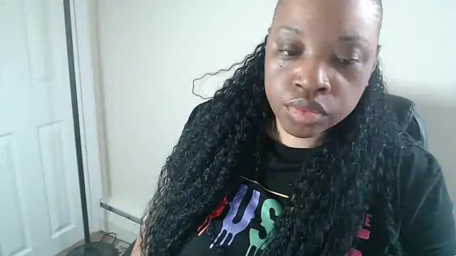 Chat +18 de Sexymona1218 ao vivo