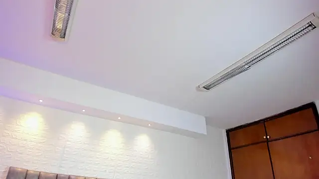 Chat XXX en directo de Saara_Corraless