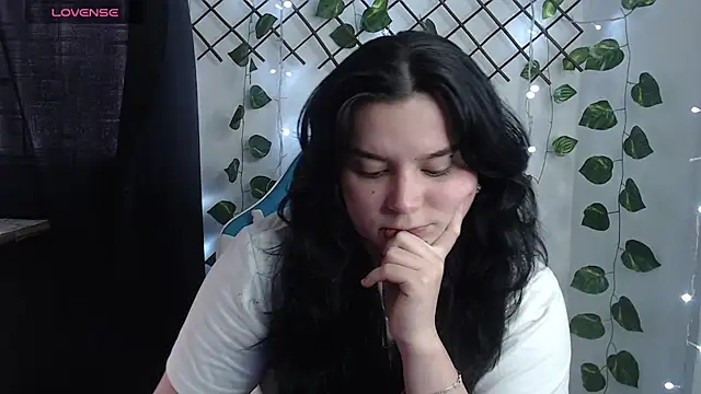 Nika_1_'s Live XXX Chat
